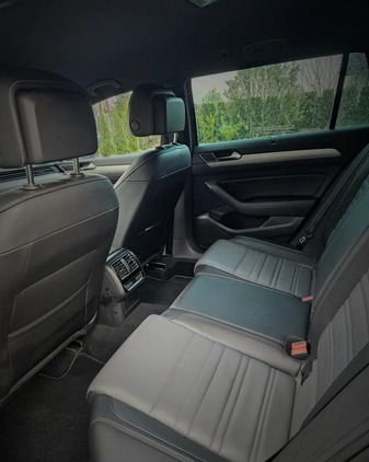 Volkswagen Passat cena 89000 przebieg: 160000, rok produkcji 2019 z Ciechanów małe 92